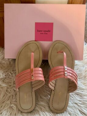 Like New in Box - Kate Spade New York Sindy patent leather T-strap sandals Sz. 8